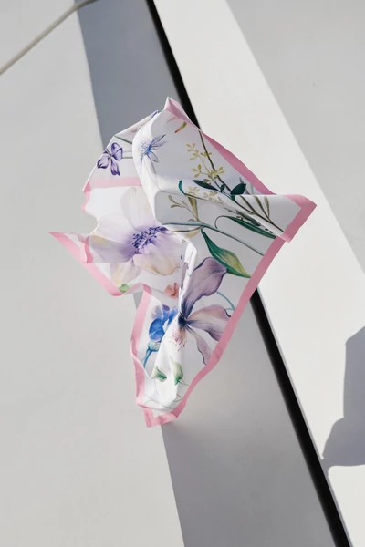 Kép 2/4 - Limitált Dora Natura kendő